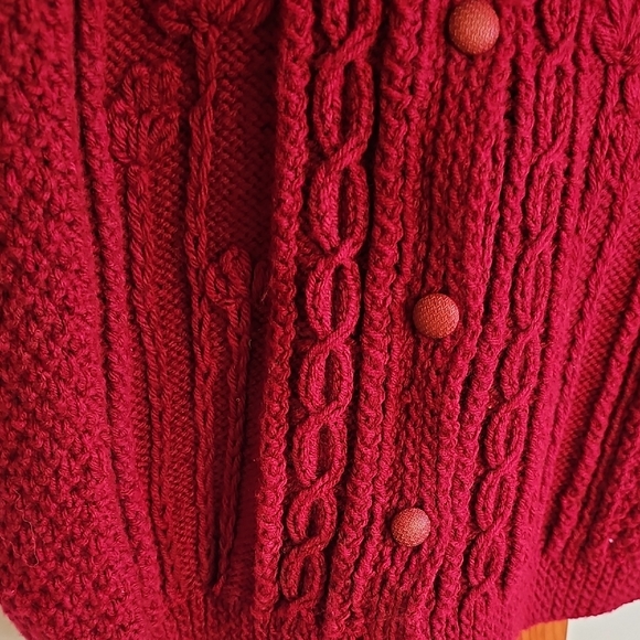 Men's Red Cable Knit Sweater - Picture 5 of 8